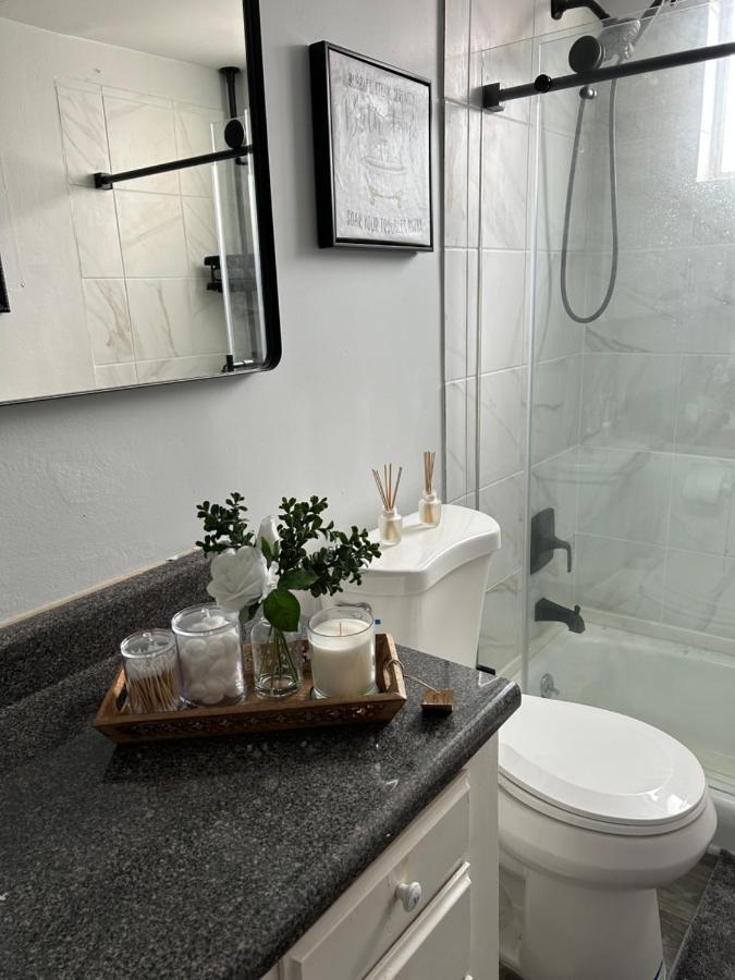 Cozy And Elegant 2bd, 2ba Rent A With Its Own Bathroom Or Whole Apart- Very Close To Sofi Stadium Alloggio in famiglia